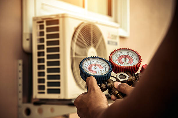 Professional Hvac technician working in Union City, NJ